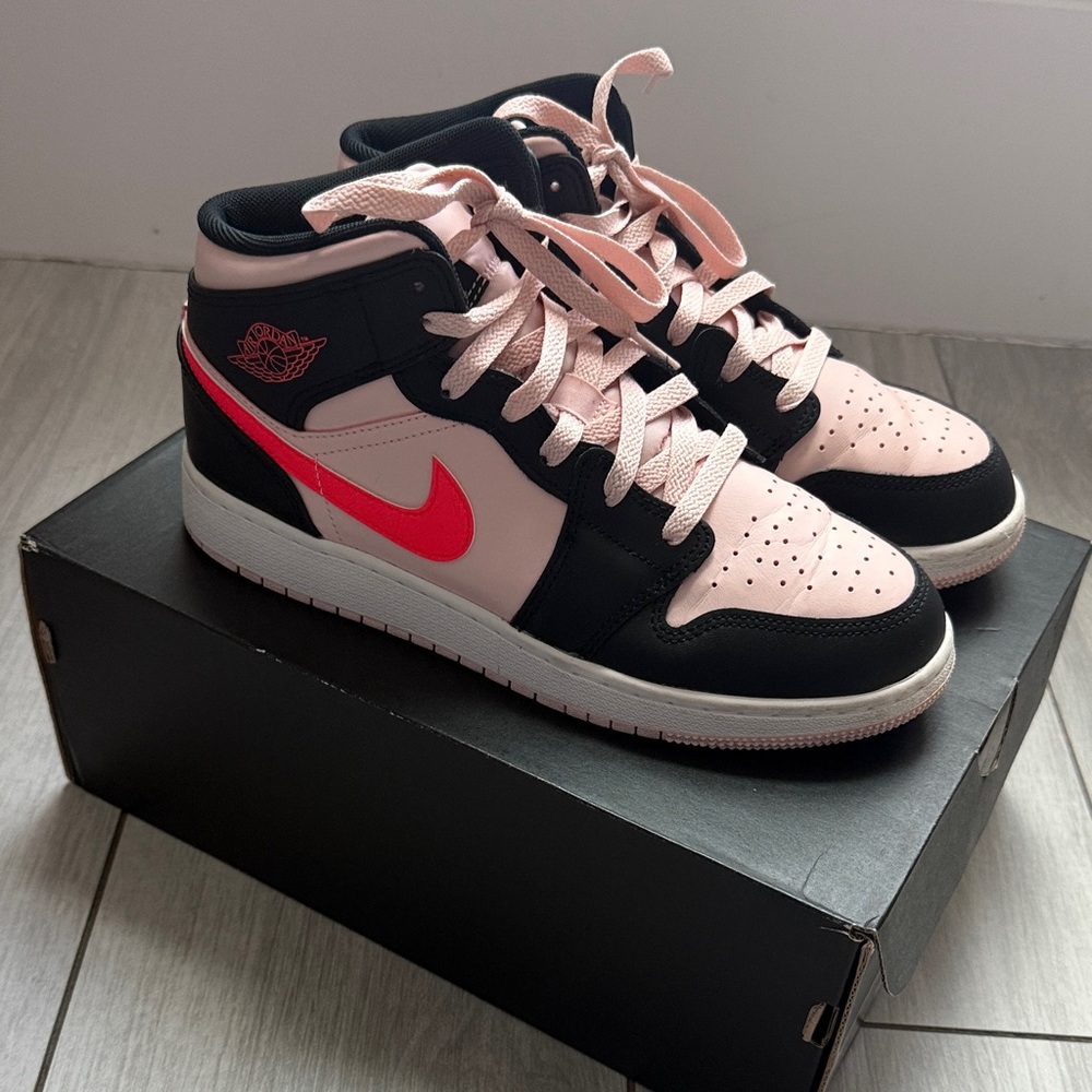 Air Jordan 1 Mid GS "Atmosphere" Youth 6.5